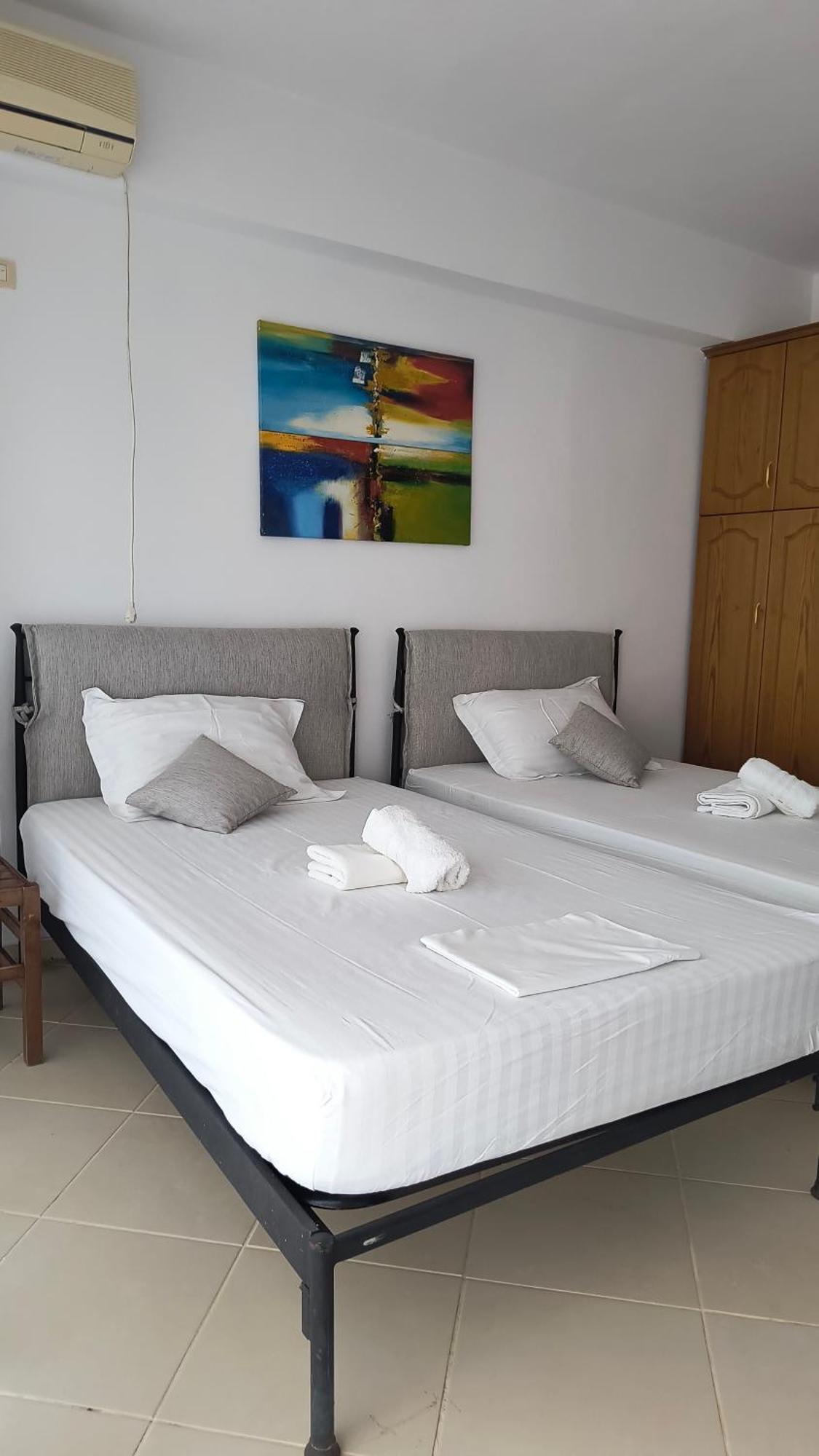 Polyxeni Apartments & Rooms 체파로 외부 사진
