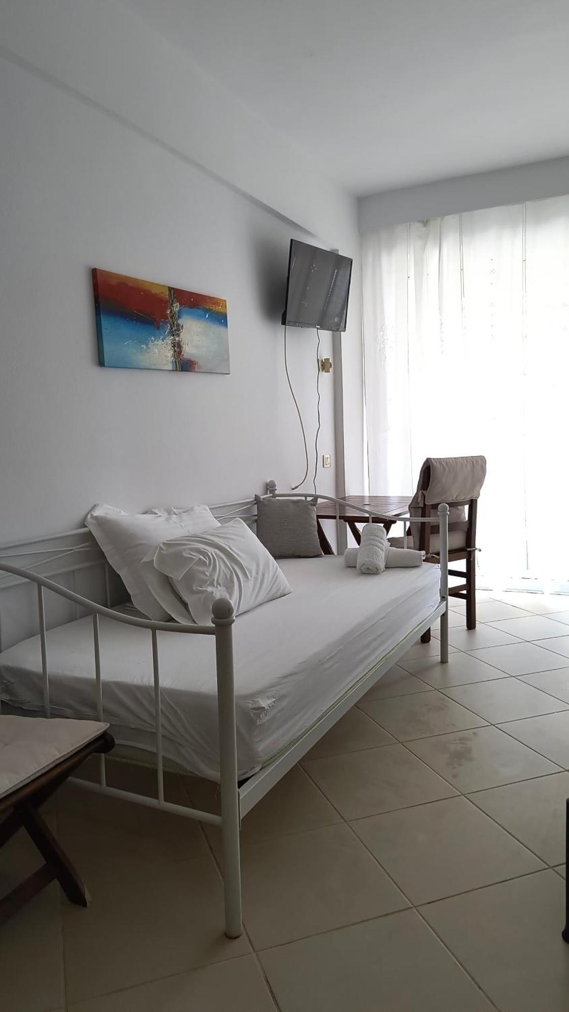 Polyxeni Apartments & Rooms 체파로 외부 사진