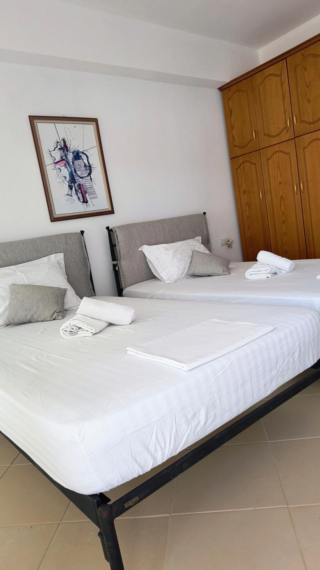 Polyxeni Apartments & Rooms 체파로 외부 사진