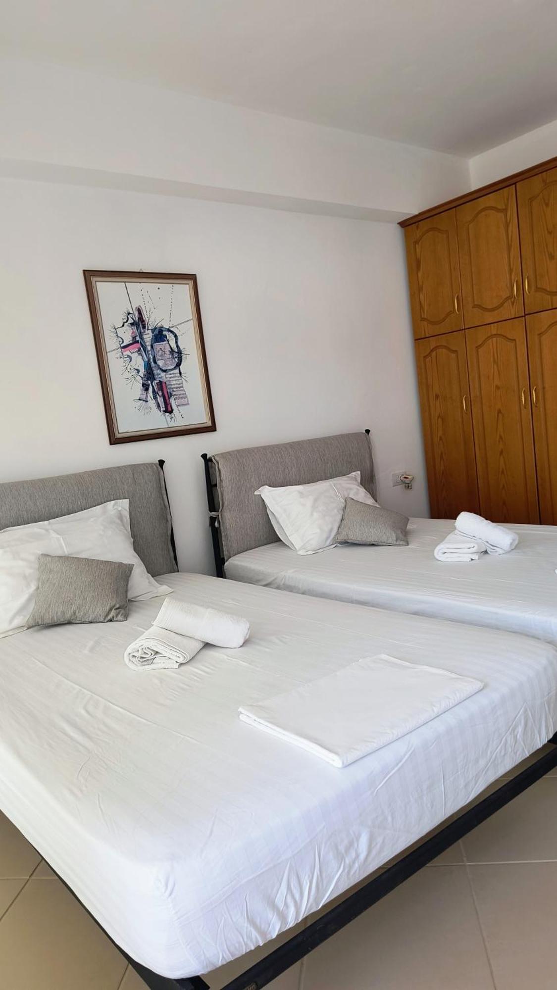 Polyxeni Apartments & Rooms 체파로 외부 사진