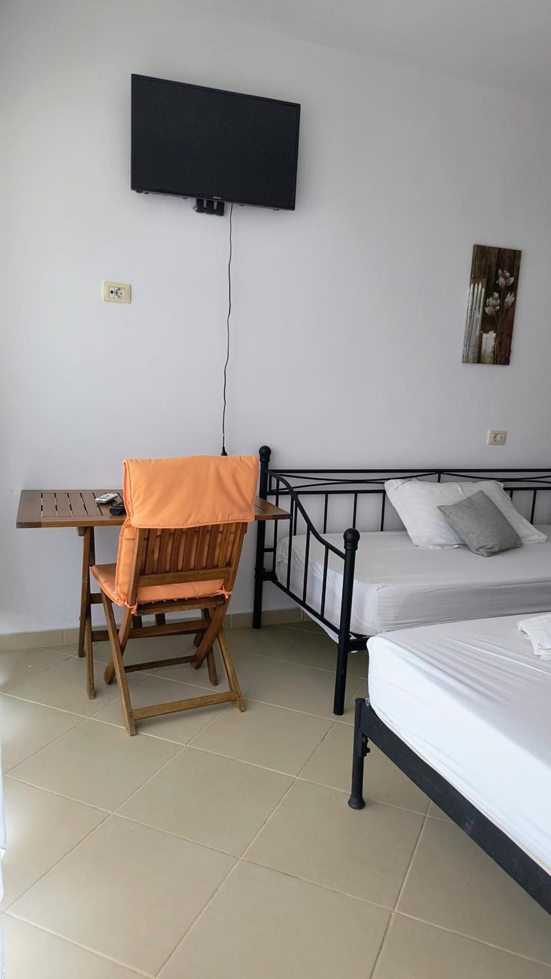 Polyxeni Apartments & Rooms 체파로 외부 사진