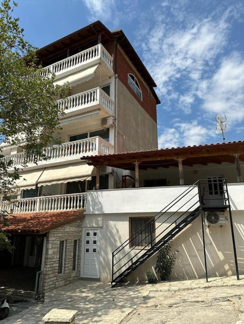 Polyxeni Apartments & Rooms 체파로 외부 사진